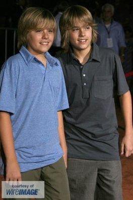 Cole_Sprouse_1262977370_4[2]