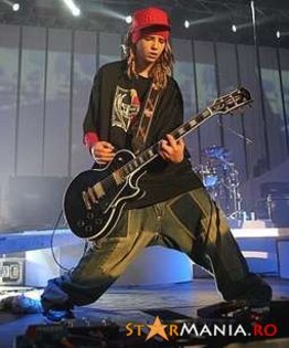 e8a0b546e9f1b523bc1c88f9ea4fbfe1-tokio-hotel_36[1] - Poze Tokio Hotel
