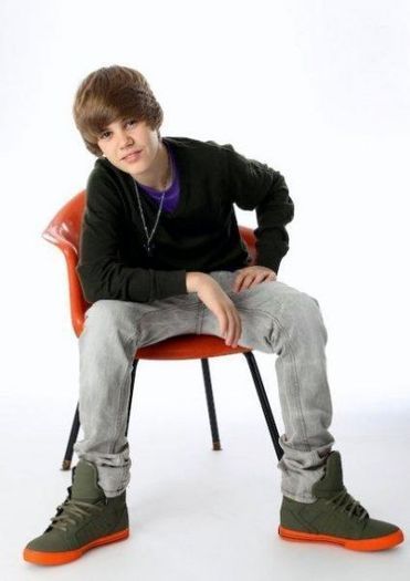 ZDYVMSDTPWOTTSKYBKQ[1] - Justin Bieber Sedinta Foto 05