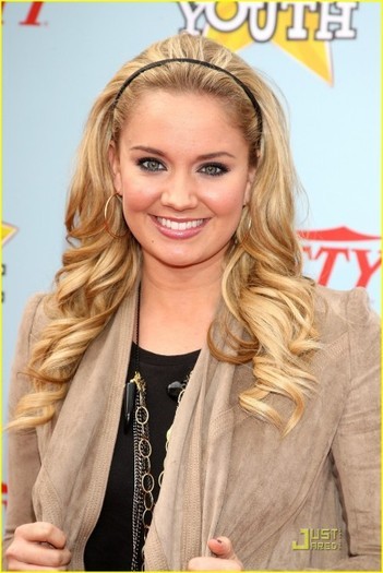 16324718_XBXFSDLWZ[1] - Tiffany Thornton