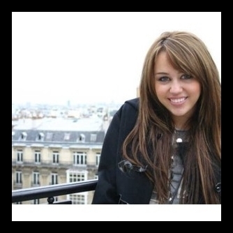 15537412_WOUWCNKXF[1] - Miley Cyrus Si Hannah Montana