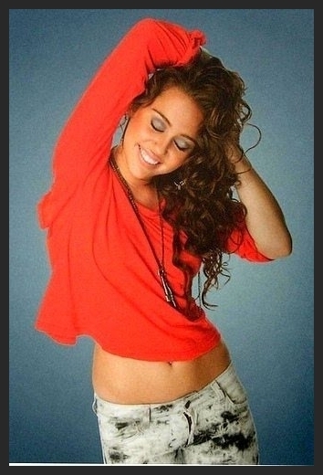 15296352_IJBISPJJM[1] - Miley Cyrus Si Hannah Montana