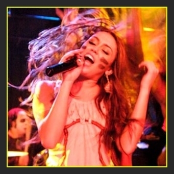 15301822_RAEBNCGZO[1] - Miley Cyrus Si Hannah Montana