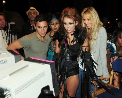 15826980_KDNUQFUGB[1]