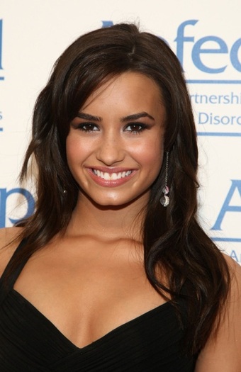 demi-lovato-stylish-ambassador-photos-3[1] - Demi Lovato