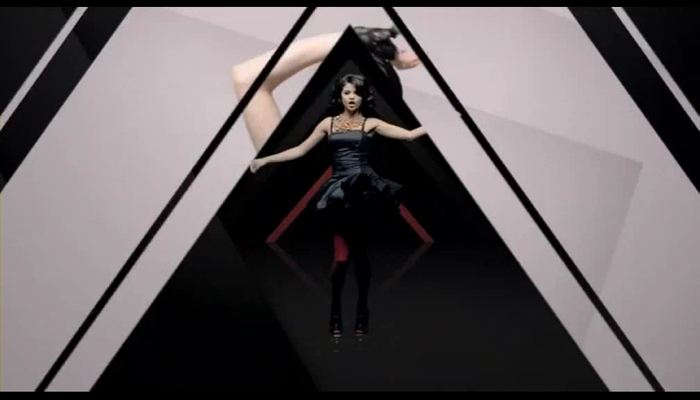 [www.fisierulmeu.ro] Selena Gomez & The Scene - Naturally (2009).AVI_000040331