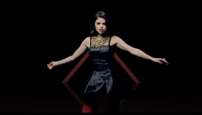 [www.fisierulmeu.ro] Selena Gomez & The Scene - Naturally (2009).AVI_000052677
