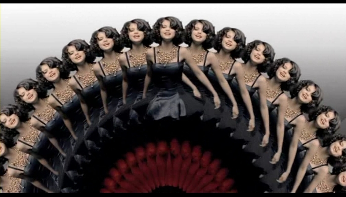 [www.fisierulmeu.ro] Selena Gomez & The Scene - Naturally (2009).AVI_000064772