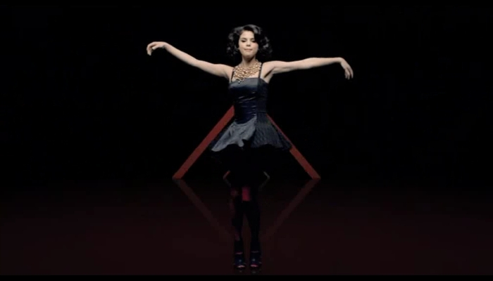 [www.fisierulmeu.ro] Selena Gomez & The Scene - Naturally (2009).AVI_000067942