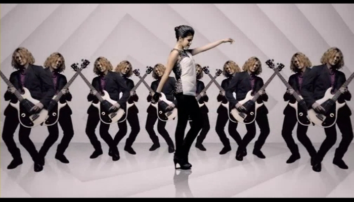 [www.fisierulmeu.ro] Selena Gomez & The Scene - Naturally (2009).AVI_000075658 - Capturi_Selena Gomez-Naturally