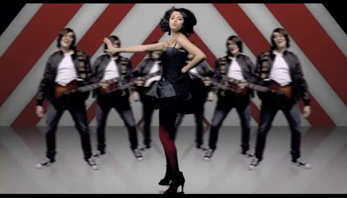 [www.fisierulmeu.ro] Selena Gomez & The Scene - Naturally (2009).AVI_000071738