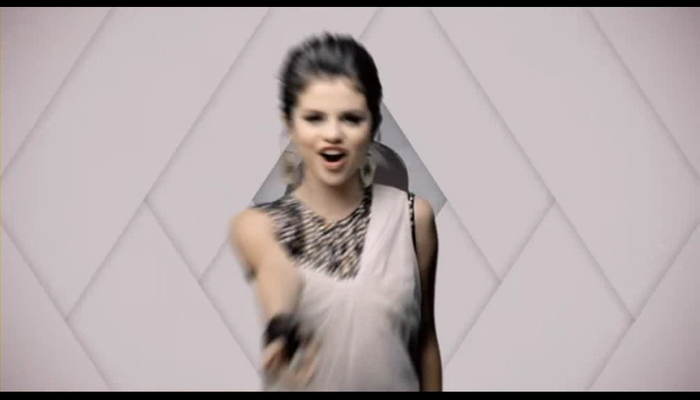 [www.fisierulmeu.ro] Selena Gomez & The Scene - Naturally (2009).AVI_000105021 - Capturi_Selena Gomez-Naturally