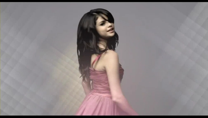 [www.fisierulmeu.ro] Selena Gomez & The Scene - Naturally (2009).AVI_000125833 - Capturi_Selena Gomez-Naturally
