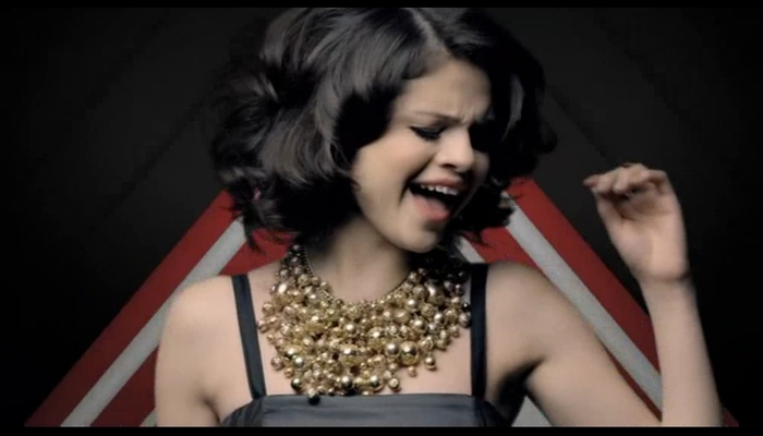 [www.fisierulmeu.ro] Selena Gomez & The Scene - Naturally (2009).AVI_000137011