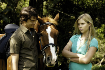 emma-ash-h2o-just-add-water-emash-2305937-395-262[1] - Pentru NiceCool