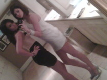 16169552_GMBKTRCUH - Selena poze personale
