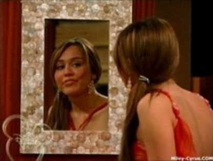 13488451_YGBMDDZFU - 00000 episod din hannah montana