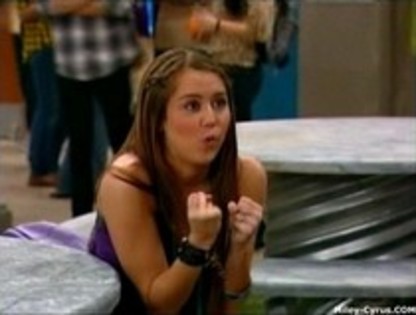 13488198_RLADNXYKG - 00000 episod din hannah montana