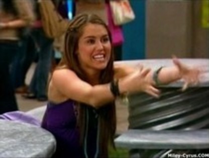 13488203_NXJQNXYEX - 00000 episod din hannah montana