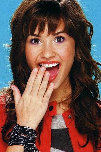 10 poze cu Demi Lovato - Plata pentru camila