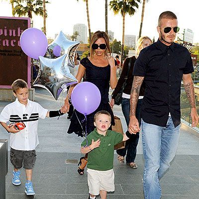 David Beckham - Tatici frumosi celebri si grijulii