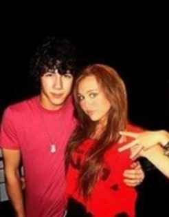 10139413_OUCDHRPMD[1] - Miley Cyrus And Nick Jonas