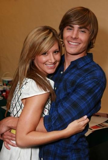 162316_ashley-and-zac_472x698_0_0_0x0_472x698_jpg5b84cd4925e5217a25dde8850e094578