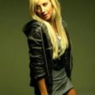 Ashley_Tisdale_1244572116_2