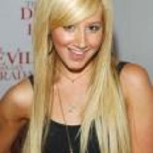 Ashley_Tisdale_1247554168_4