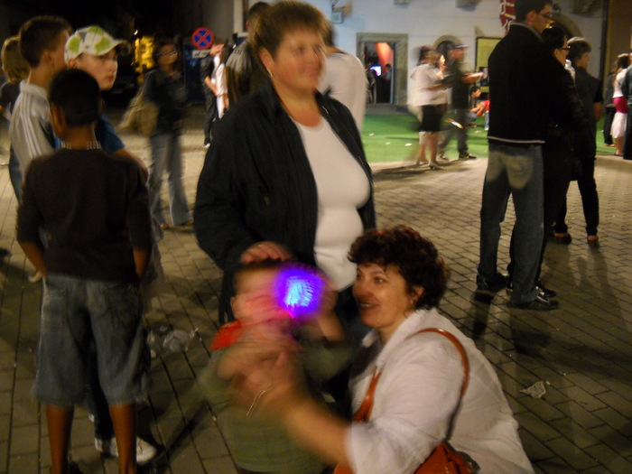 Lako si piticul la...