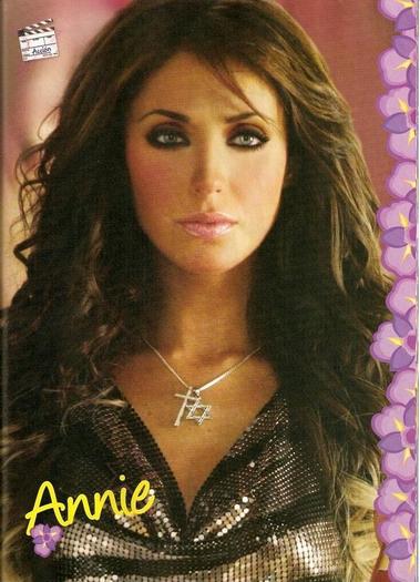 Anahi (78)
