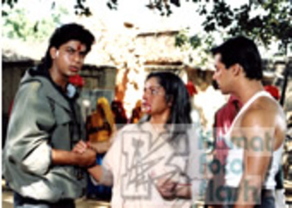 KARAN ARJUN - SHAH UKH KHAN, RAKHEE, SALMAN KHAN2 - Imagini Preity Zinta  Salman Khan  Rani Mukherjee  Shahrukh Khan