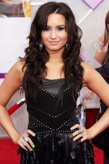 35 - poze Demi Lovato