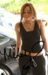 Miley-Cyrus-Autographed-Pics-hannah-montana-12888605-76-120 - cele mai tari poze cu miley