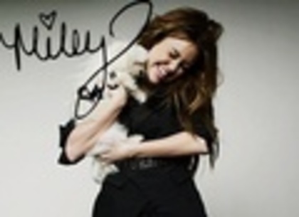 Miley-Cyrus-Autographed-pics-hannah-montana-12888331-120-87 - cele mai tari poze cu miley