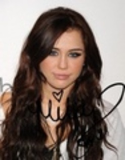 Miley-Cyrus-Autographed-pics-hannah-montana-12888338-94-120 - cele mai tari poze cu miley