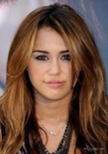 15623085_KMXKBBGZI - 0 Cant Be Tamed Madrid Photocall - May 31st 2010