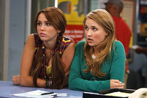 TXCHLTNUJVCCNIXCPEN - poze cu aproape un episod din hannah montana