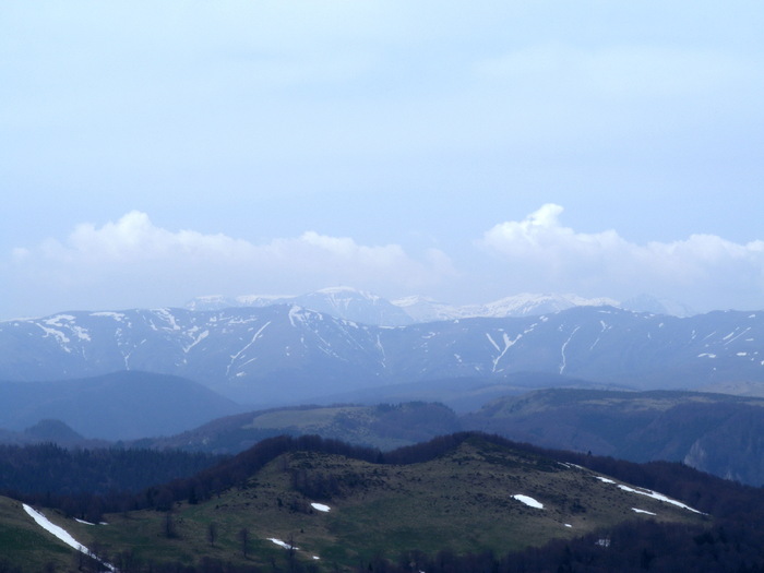 Bucegii inzapeziti; Se poate observa releul Costila
