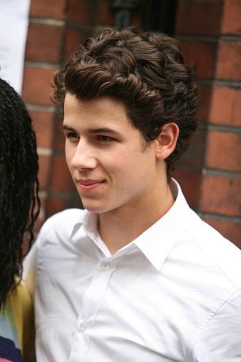 Nick+Jonas+poses+fans+waited+line+finish+rehearsal+Vu2XX5kPTBjl - LES MISERABLES