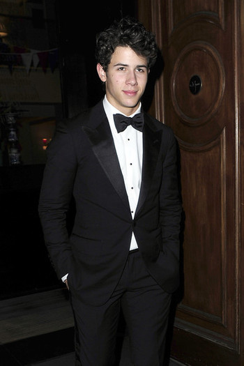 Nick+Jonas+spotted+hanging+out+brother+Kevin+6Xt6DDm6_vOl