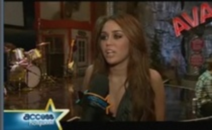 15044100_VQZJCIMYN - 0Interview On Set Of Hannah Montana-March 19th 2010