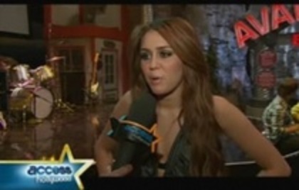 15044126_PCJLQTKNB - 0Interview On Set Of Hannah Montana-March 19th 2010