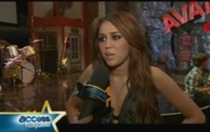 15044129_WWSNWENZO - 0Interview On Set Of Hannah Montana-March 19th 2010