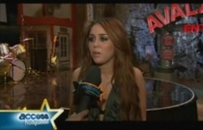 15044156_CWBQXDSAV - 0Interview On Set Of Hannah Montana-March 19th 2010