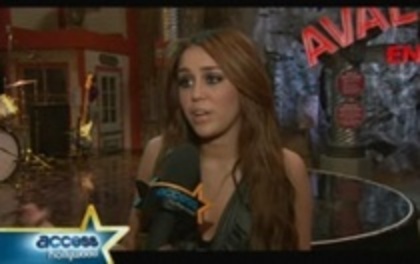 15044176_AUFQRODGG - 0Interview On Set Of Hannah Montana-March 19th 2010