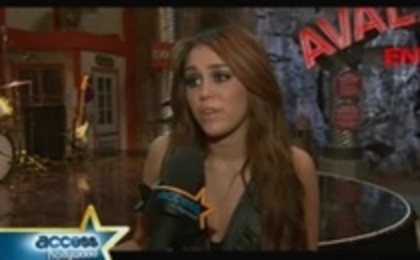 15044181_IJVOZPXJY - 0Interview On Set Of Hannah Montana-March 19th 2010
