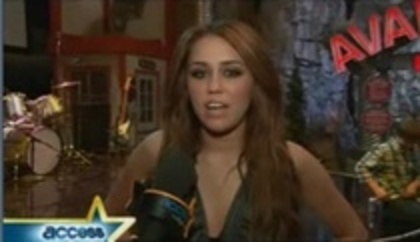 15044066_CRHTKDNIL - 0Interview On Set Of Hannah Montana-March 19th 2010