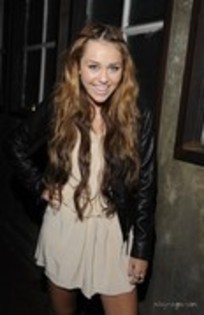 14995576_NKRNATGVP - 0Miley at Hannah Montana Wrap Party