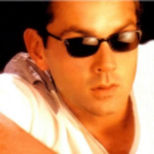 Bobby_Deol_1255000412_4